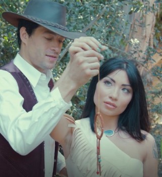 Rina Ellis - Sun-Lit (2018) 720p Rina Ellis - Sun-Lit (2018) 720p