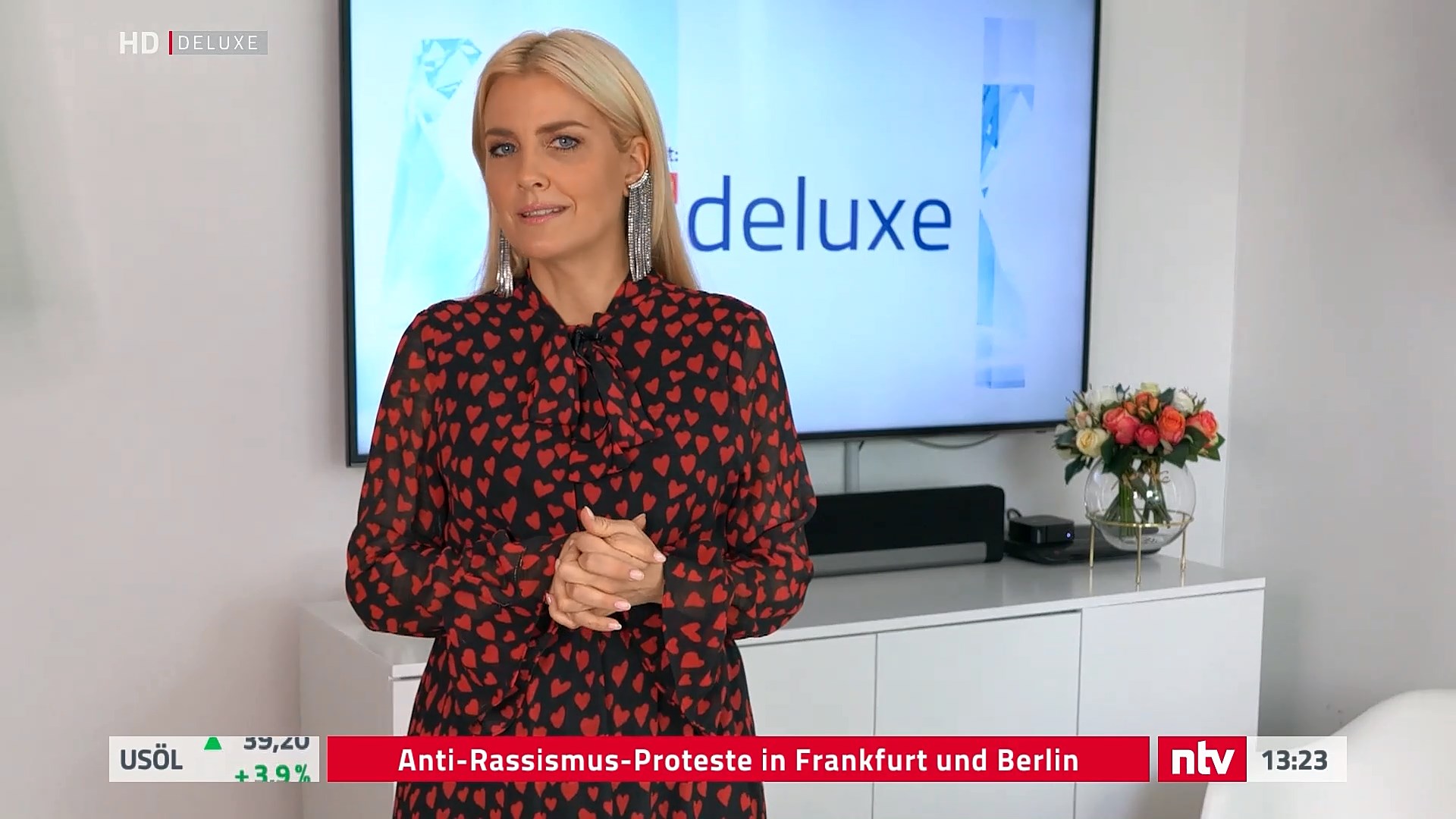 Jennifer Knäble - Deluxe - Alles was Spaß macht - 06.06.2020 (HD).mp4_snapshot_00.40.253.jpg