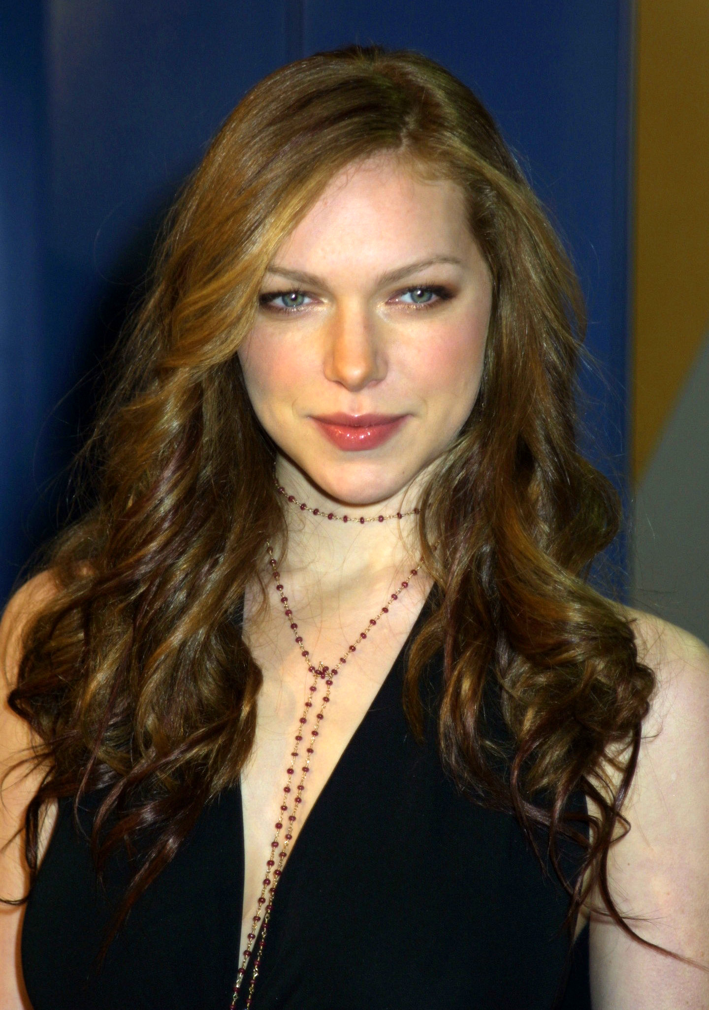 08f0eCelebrity_City_Laura_Prepon_008_010.jpg