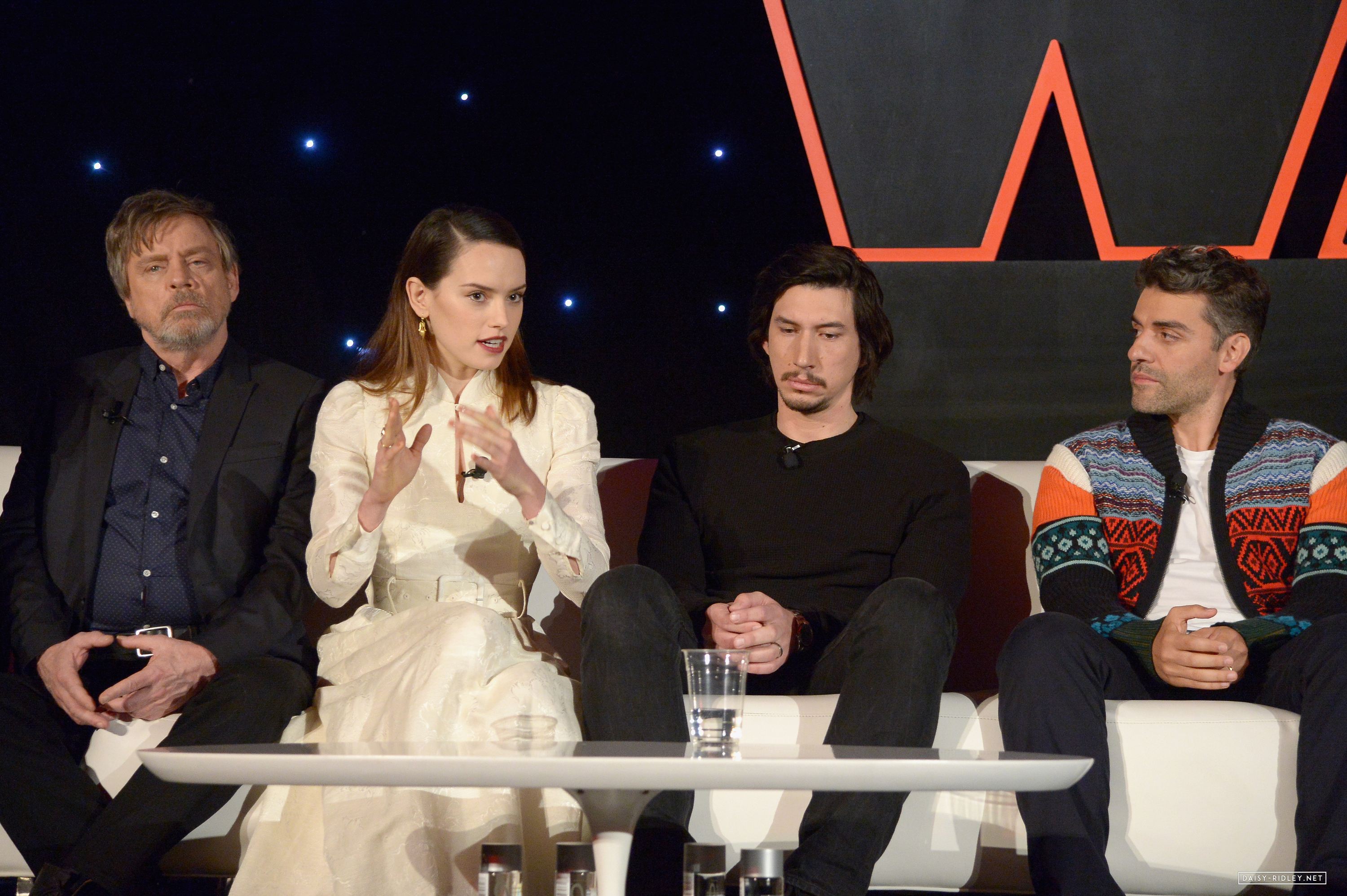 daisy-ridley-star-wars-the-last-jedi-press-conference-in-los-angeles-dec-2017-8.jpg