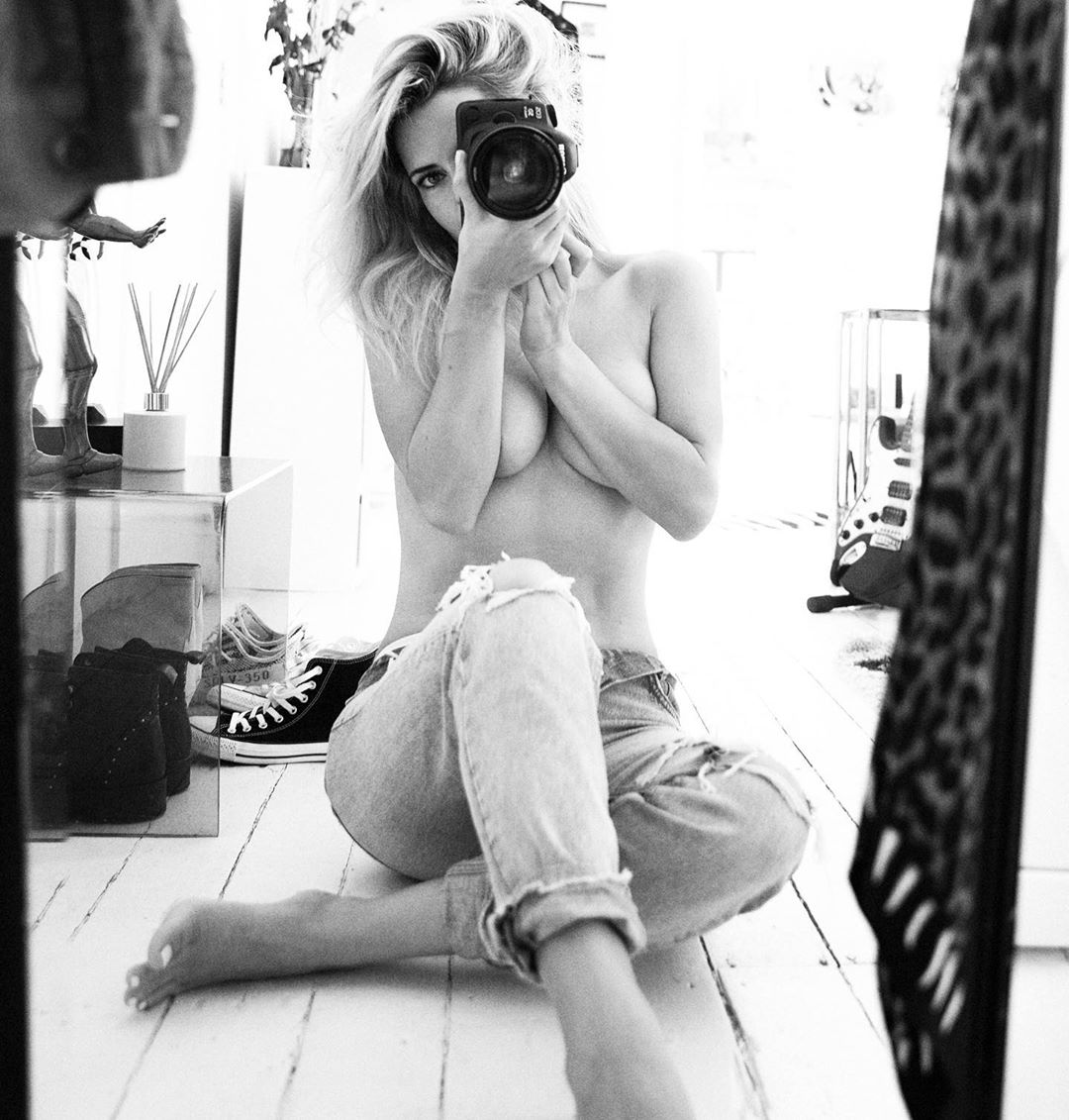 Linda Stulic - Nude - Instagram.jpg