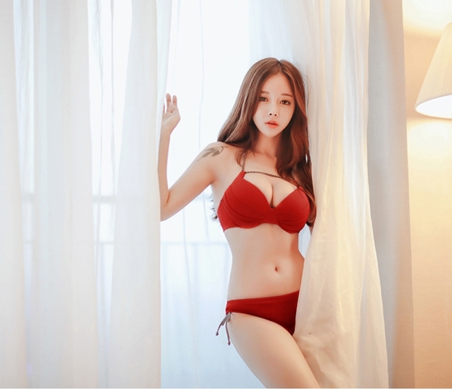 Cho-Min-Yeong-bikini-5.jpg