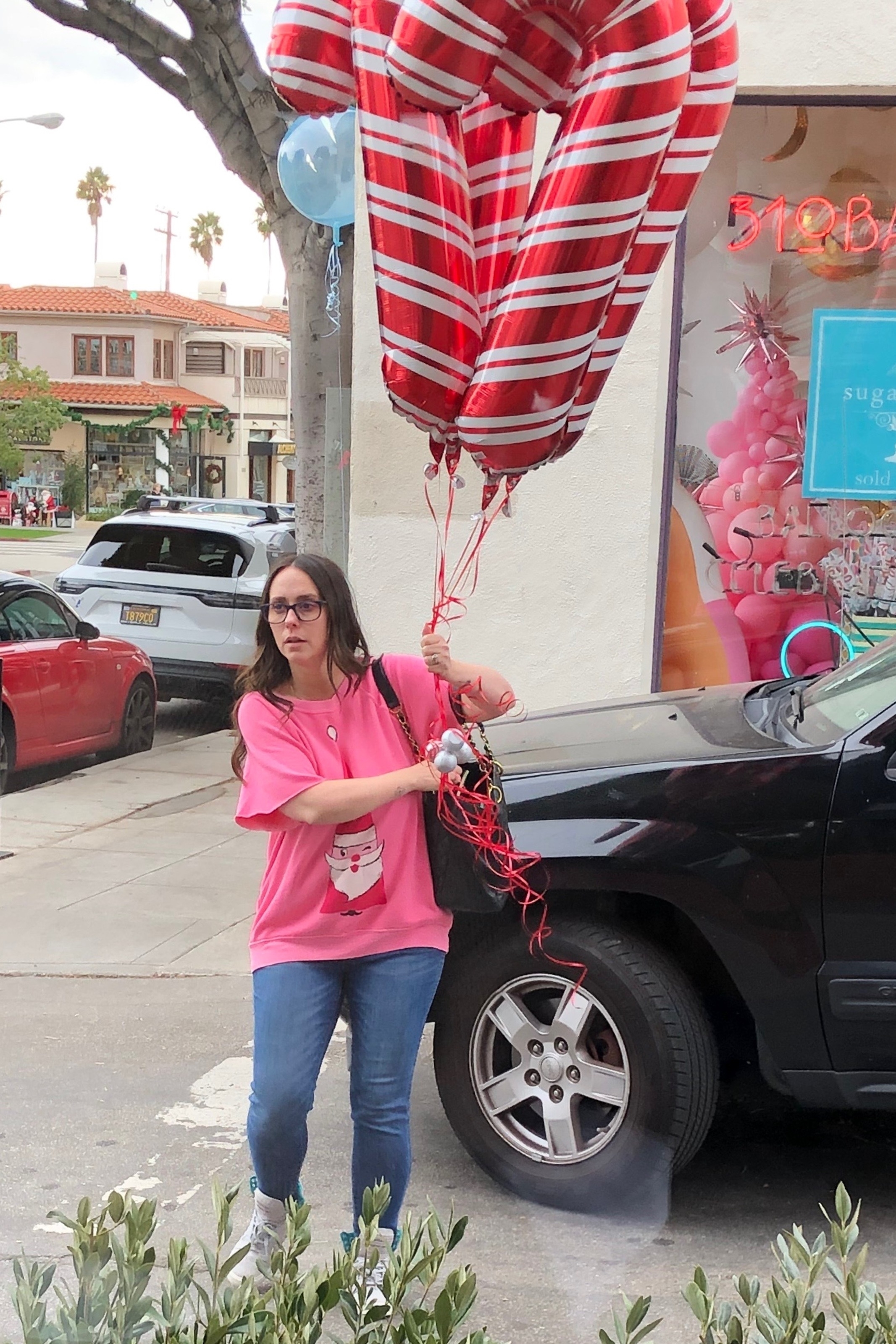 Jennifer Love Hewitt Purchasing Some Candy Cane Balloons
