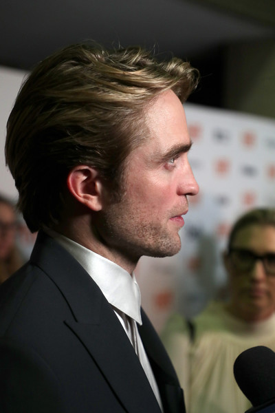 Robert+Pattinson+2019+Toronto+International+FLxYYdejwwZl.jpg