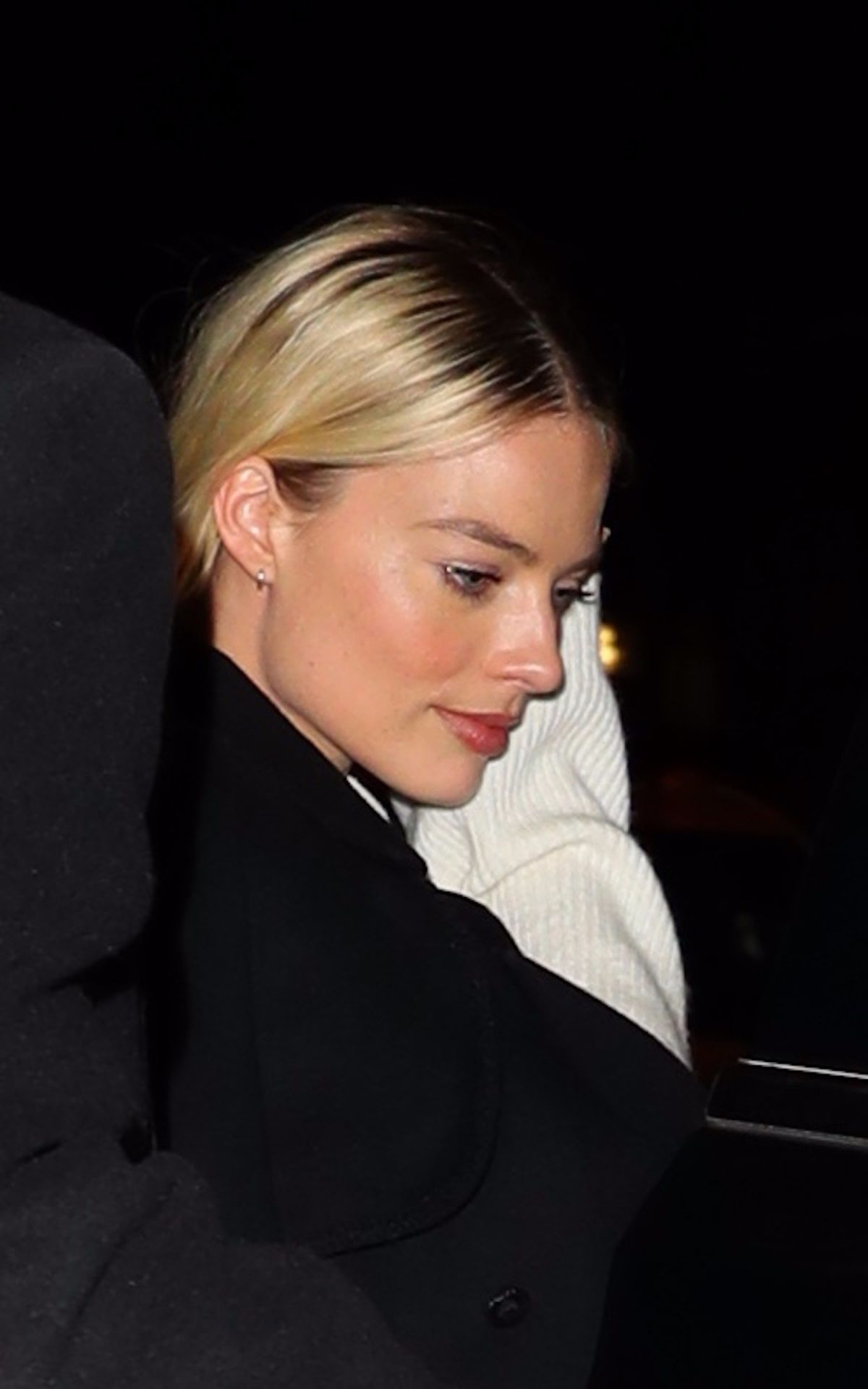margot-robbie-at-carbone-in-new-york-02-03-2020-8.jpg