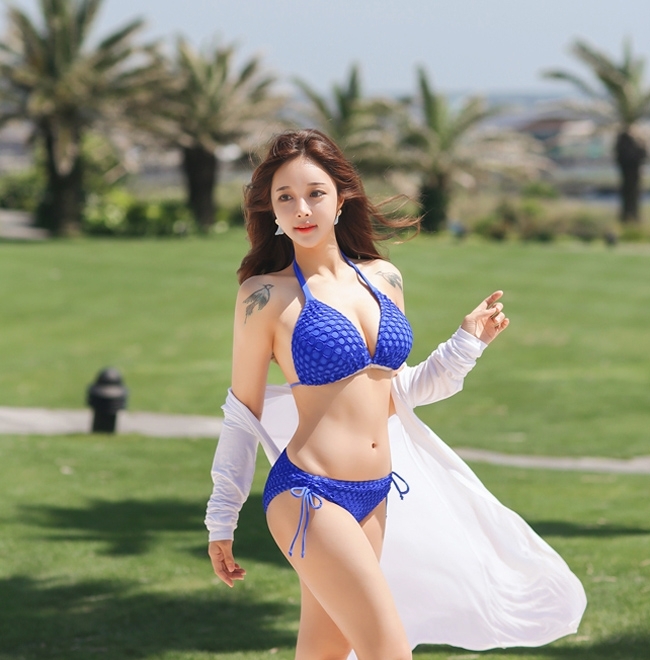 Cho-Min-Yeong-bikini-1.jpg