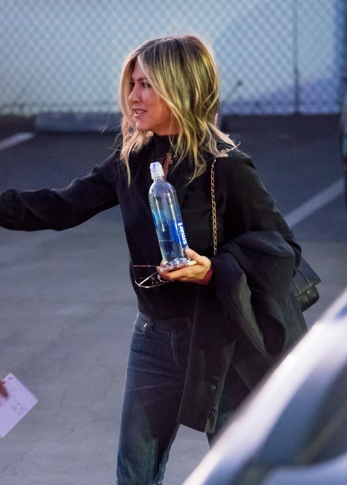 jennifer-aniston-seen-at-jimmy-kimmel-live-in-los-angeles-17.jpg