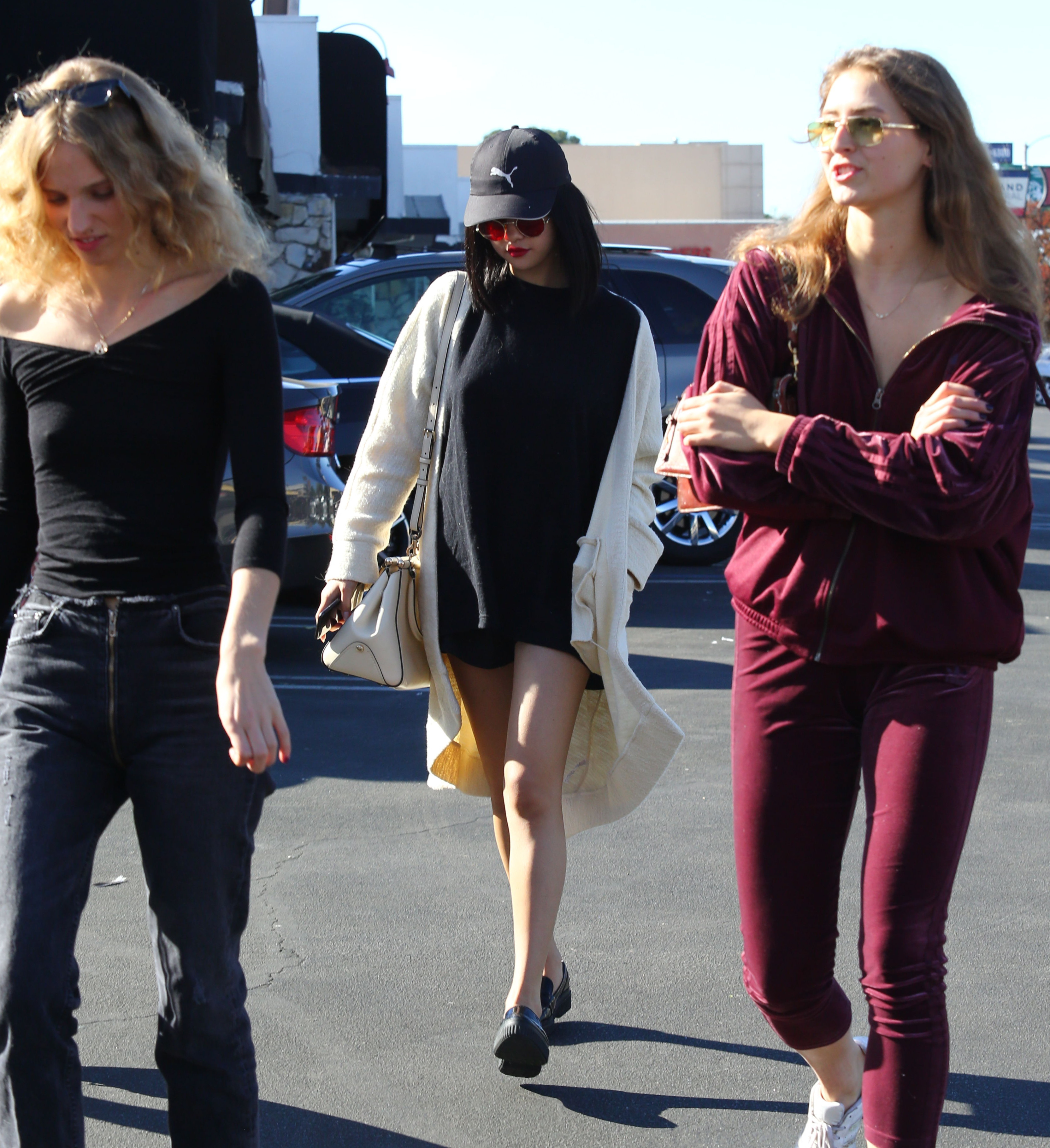 selenia-gomez-out-la-18-nov-17-149.jpg