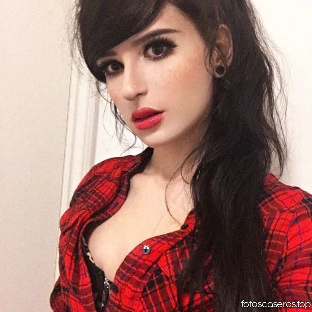 poppy and sqoiledbrat in answer #2406548