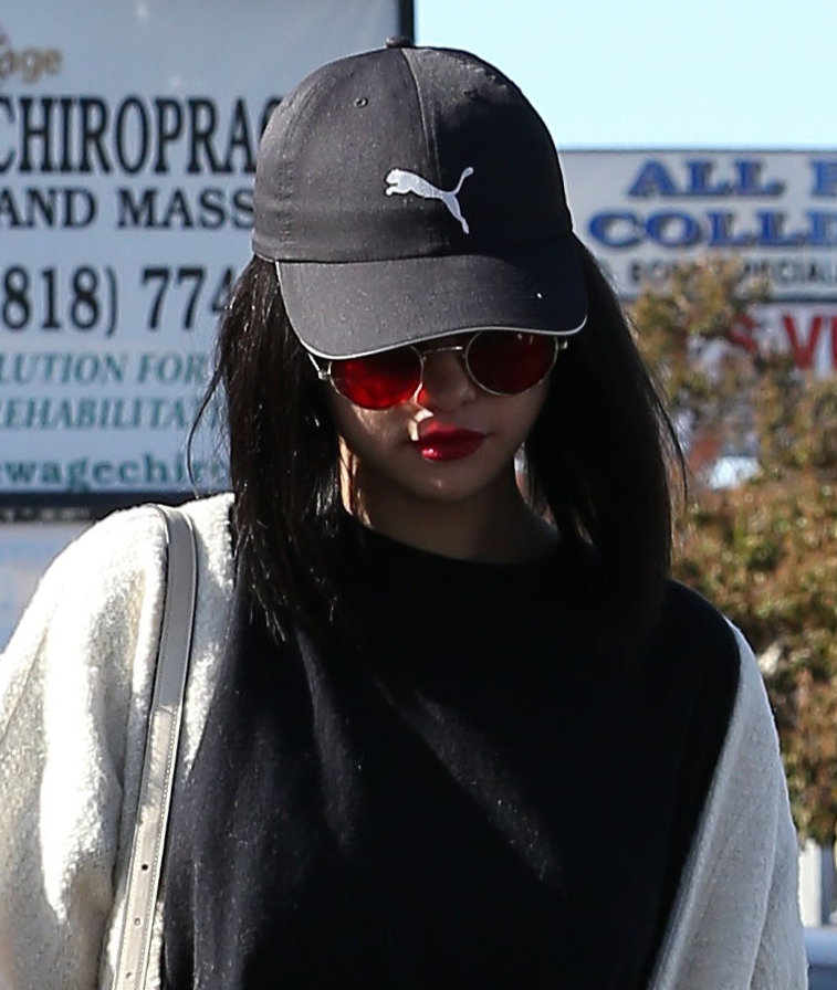 selenia-gomez-out-la-18-nov-17-144.jpg