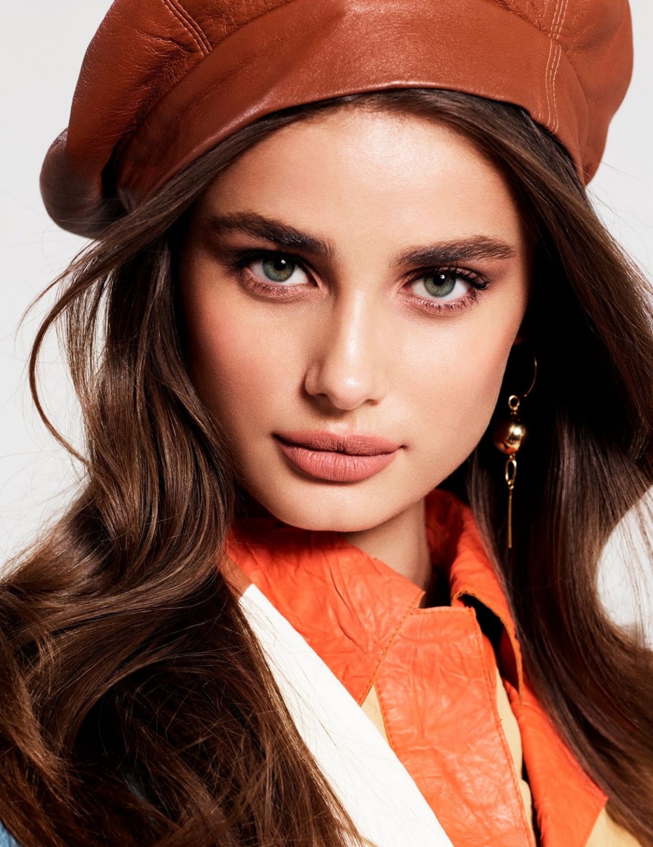 taylor-hill-vogue-magazine-mexico-march-2019-photos-15.jpg